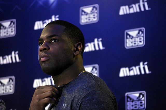 更是对他们 更是对他们